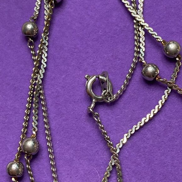 💛 Sterling Silver Plated Station Ball Necklace - Picture 5 of 5